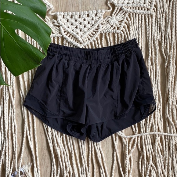 lululemon athletica Pants - lululemon Hotty Hot shorts black size 10